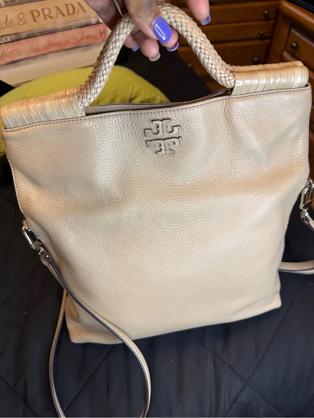 Tory Burch Marion Fold-Over Crossbody Bag | Pebbled Leather | Light Beige/Taupe - Picture 3 of 15